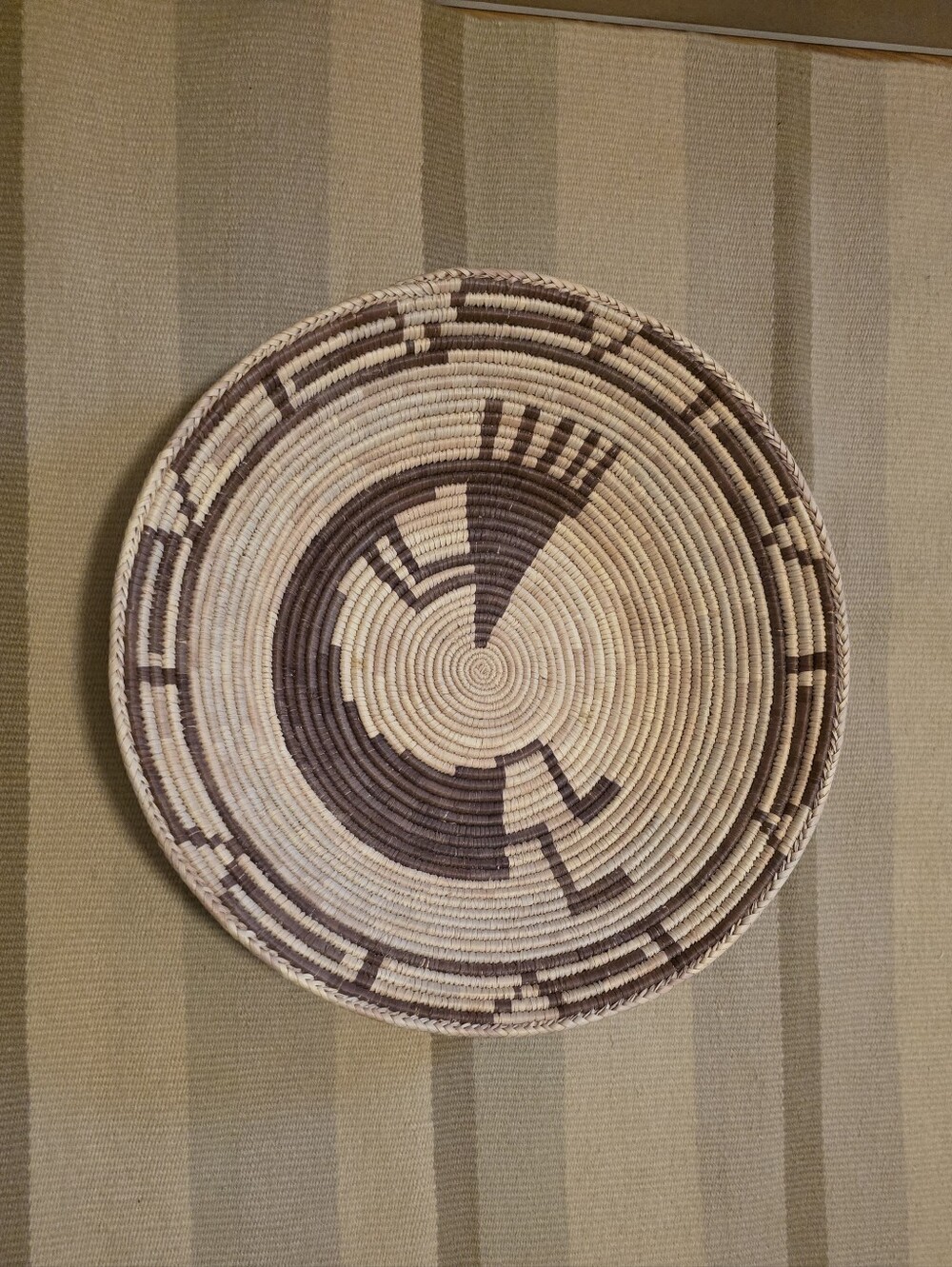 Handmade Pakistani spiral coiled woven basket tray. Southwestern Boho Style